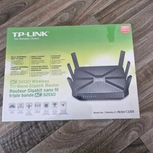 TP-Link Tri-Band Gigabit Router - Black and Green